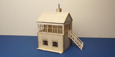 B 70-13R O gauge small signal box - right stairs